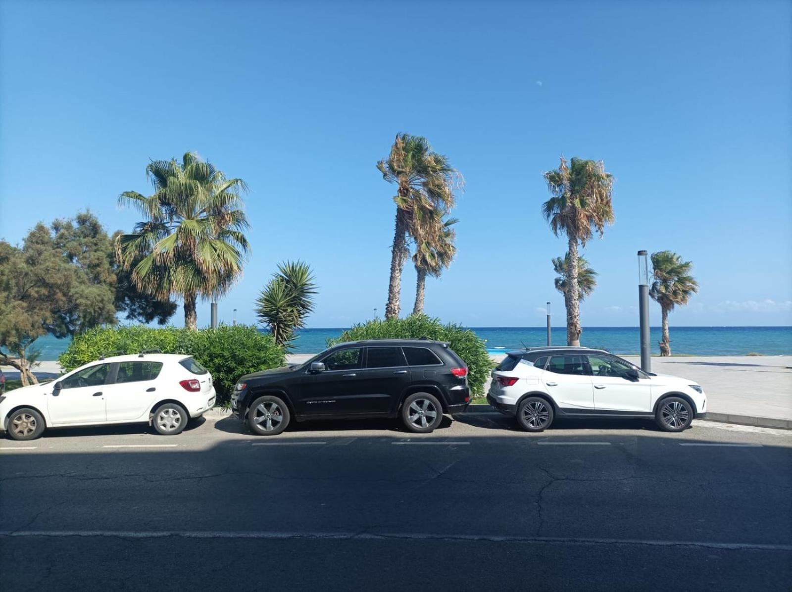 Primera Linea De Mar Торевиеха Екстериор снимка
